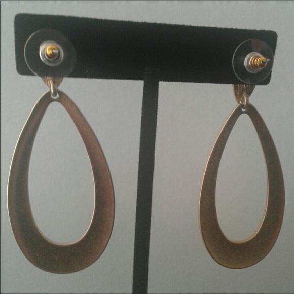 🛍 New Golden Tear Drop Satin Metal Earrings - Picture 5 of 13